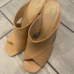 Vince Camuto nude heels. Perfect for spring and summer. Woman size 9